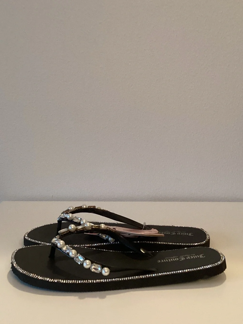 Juicy Couture Womens Black Pearl-Embellished Flip Flops Size 11